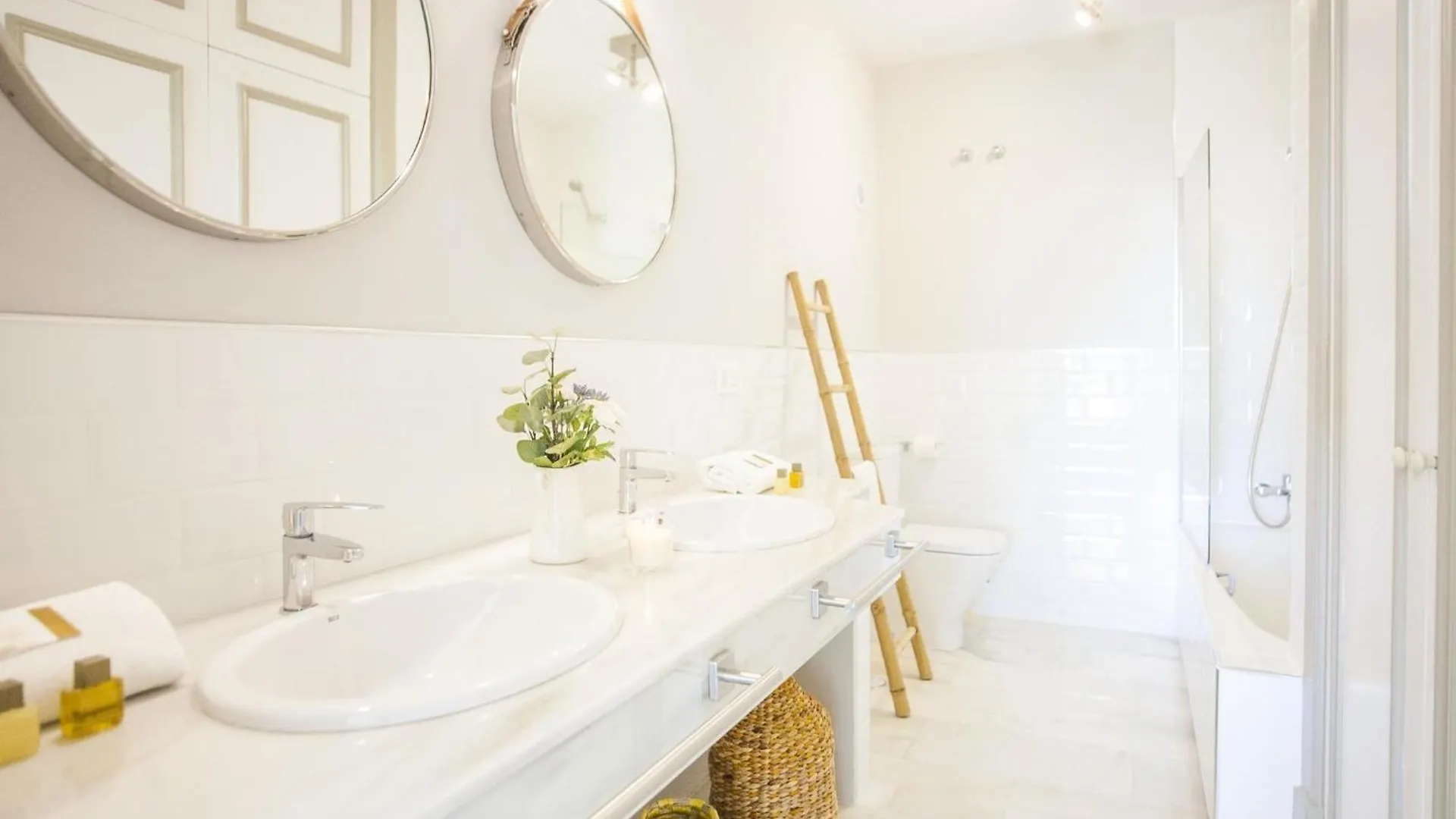 Jardines 16 Beautiful Family Apartment Marbella