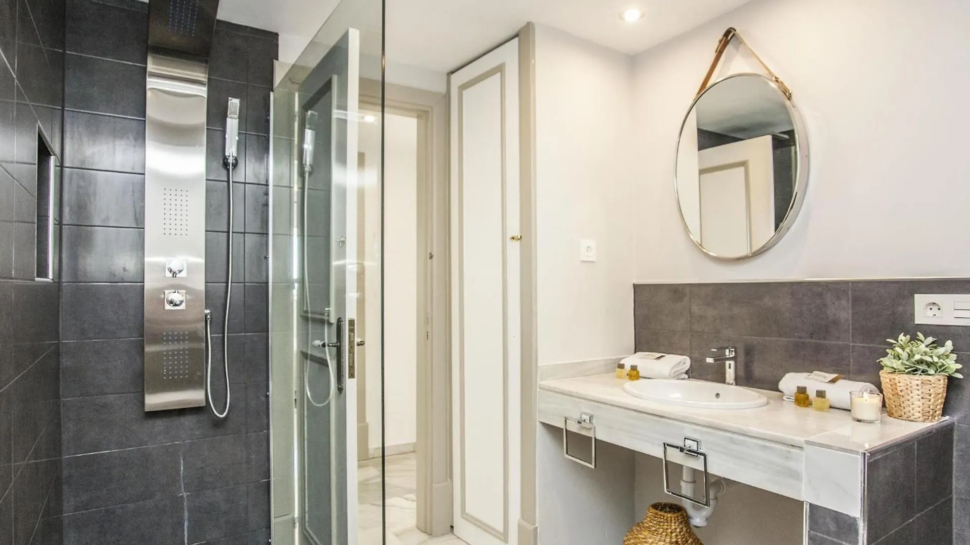 Jardines 16 Beautiful Family Apartment Marbella