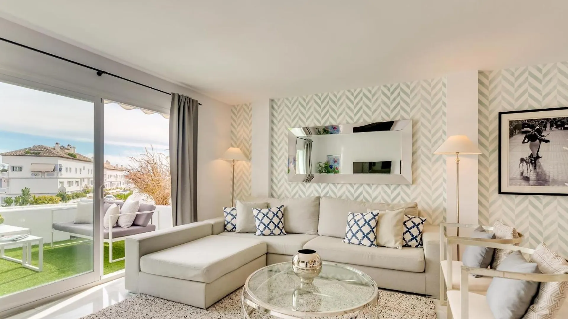 Jardines 16 Beautiful Family Apartment Marbella